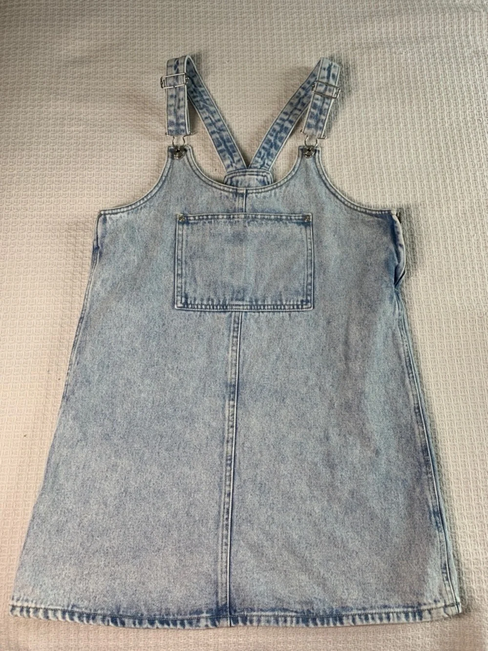RE generation by Celebrity Pink denim overall jumper mini dress size small